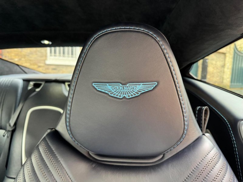 ASTON MARTIN DB11