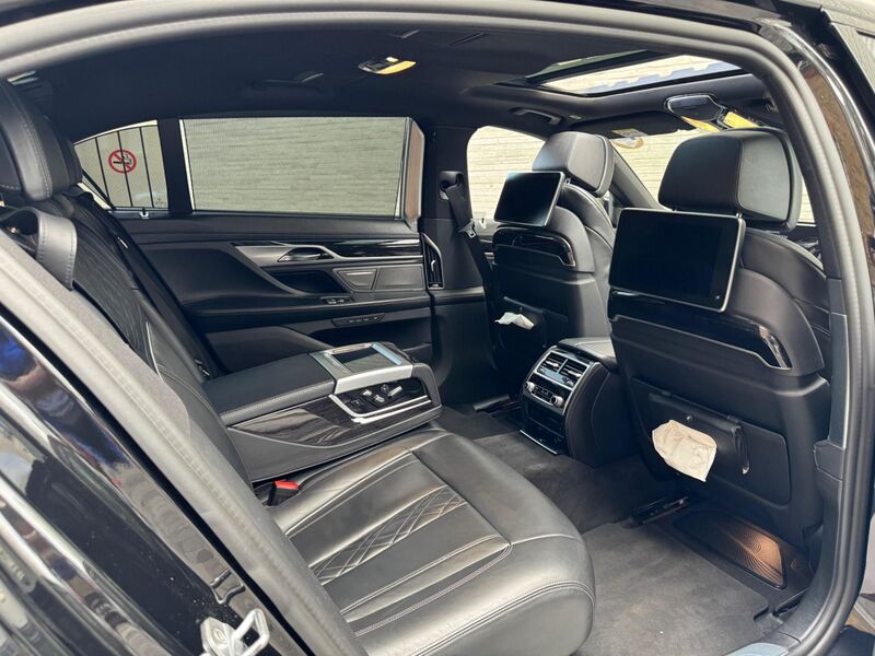 BMW 7 SERIES