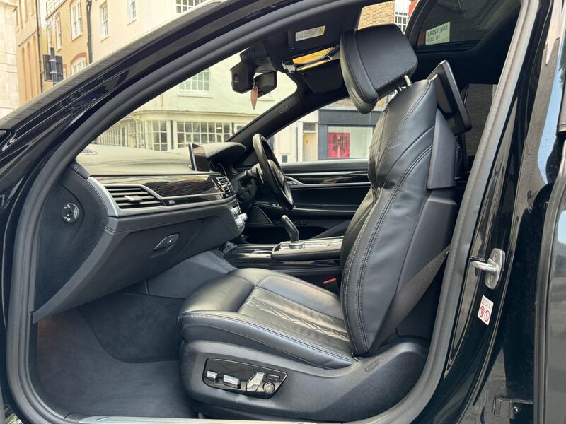 BMW 7 SERIES