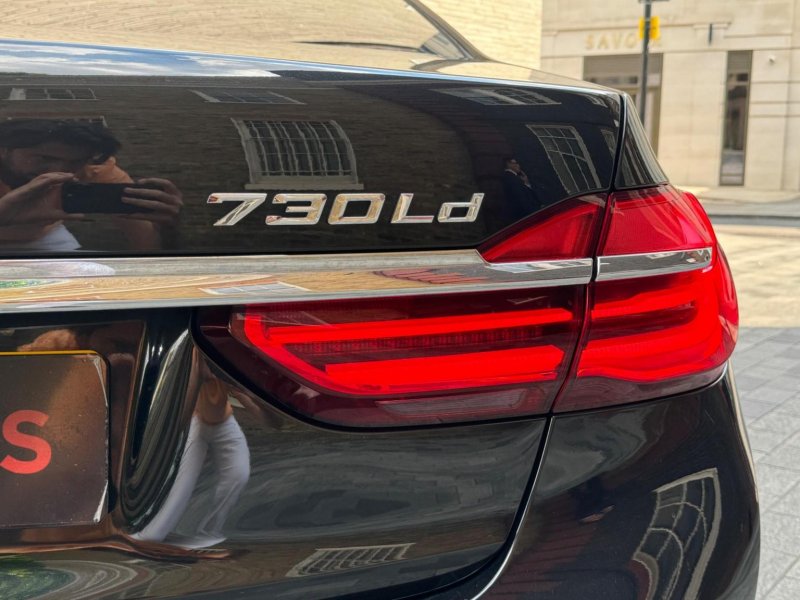 BMW 7 SERIES