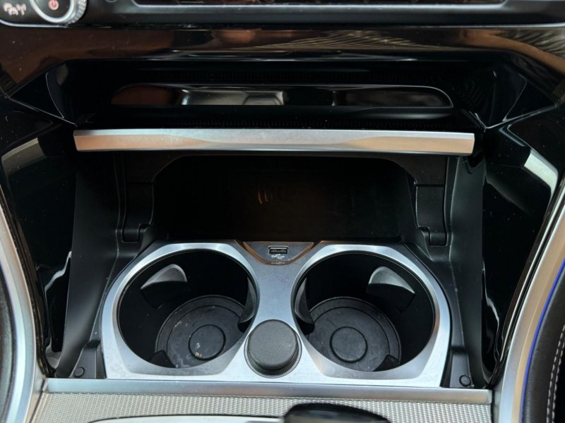 BMW 8 SERIES