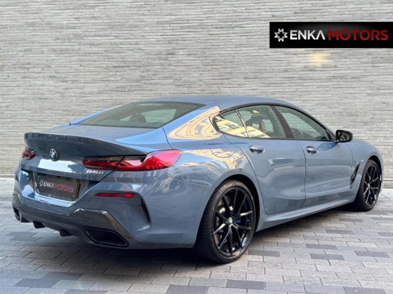 BMW 8 SERIES