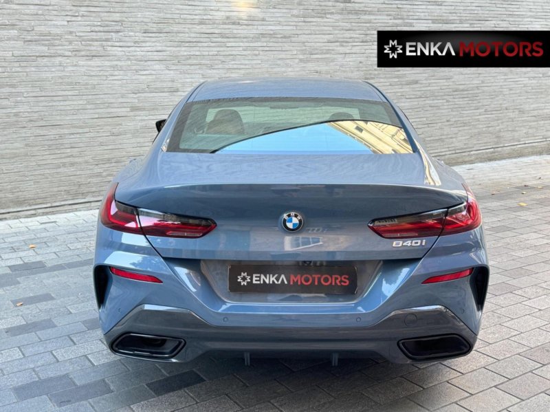 BMW 8 SERIES
