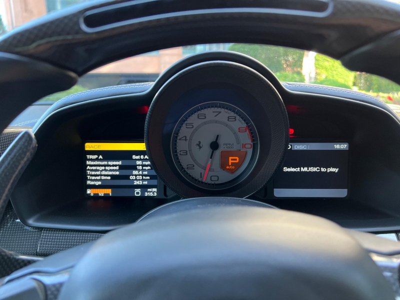 FERRARI 458