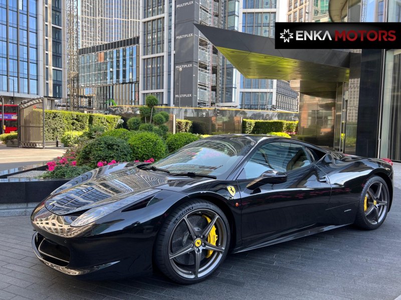 FERRARI 458