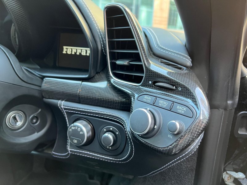 FERRARI 458