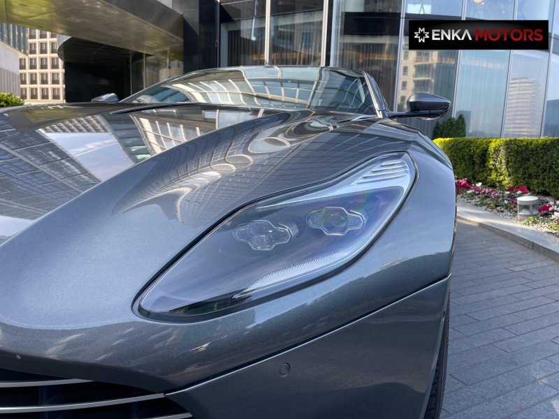 ASTON MARTIN DB11