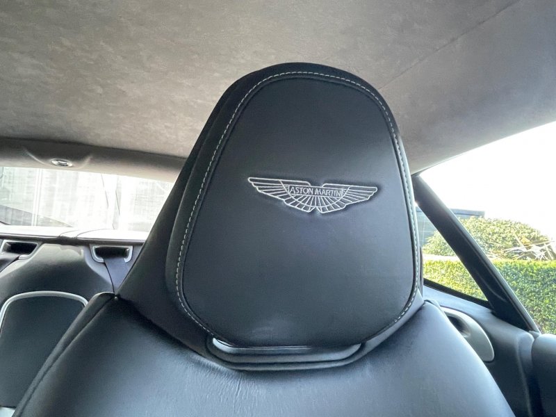 ASTON MARTIN DB11
