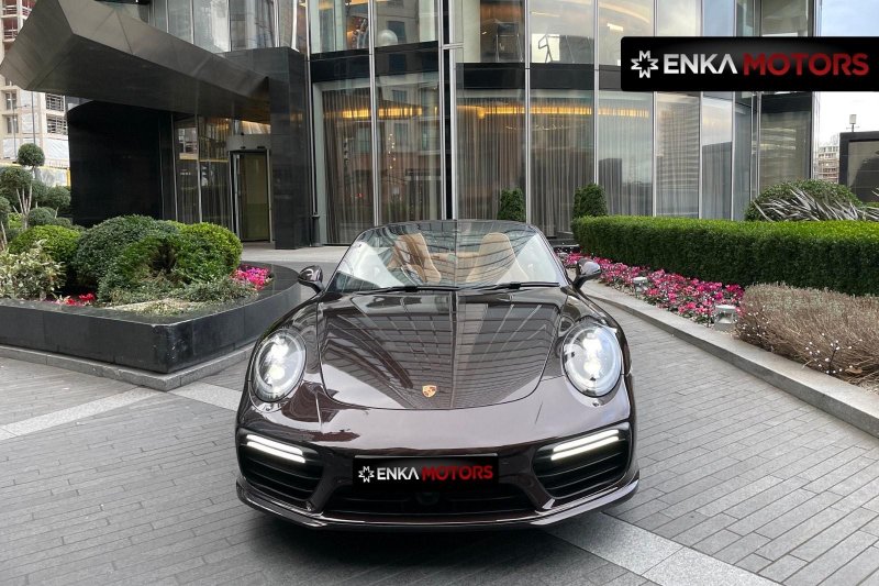 PORSCHE 911