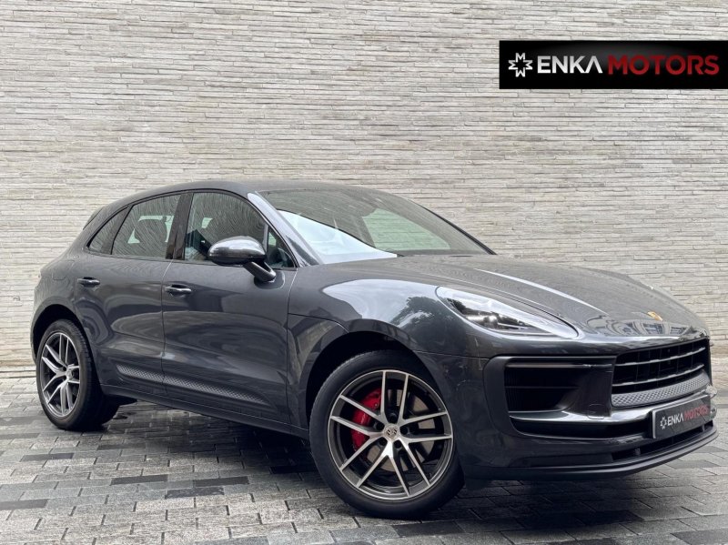 PORSCHE MACAN