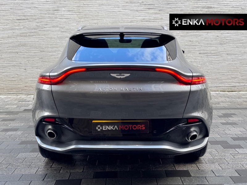 ASTON MARTIN DBX