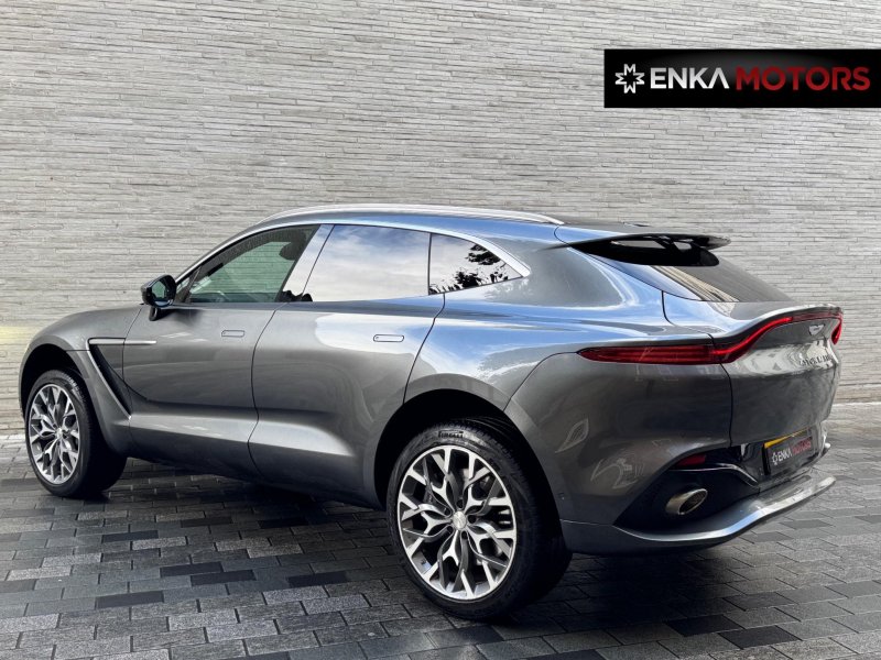 ASTON MARTIN DBX
