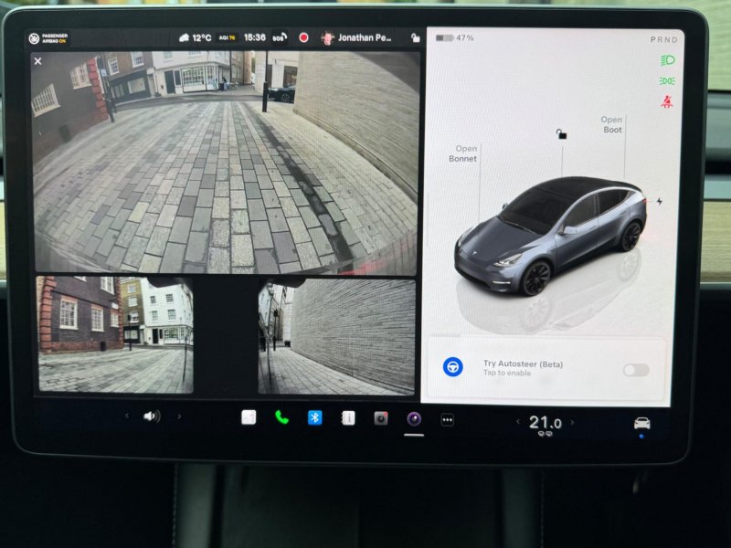 TESLA MODEL Y