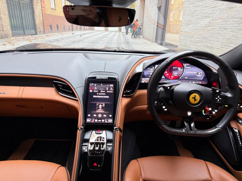 FERRARI ROMA