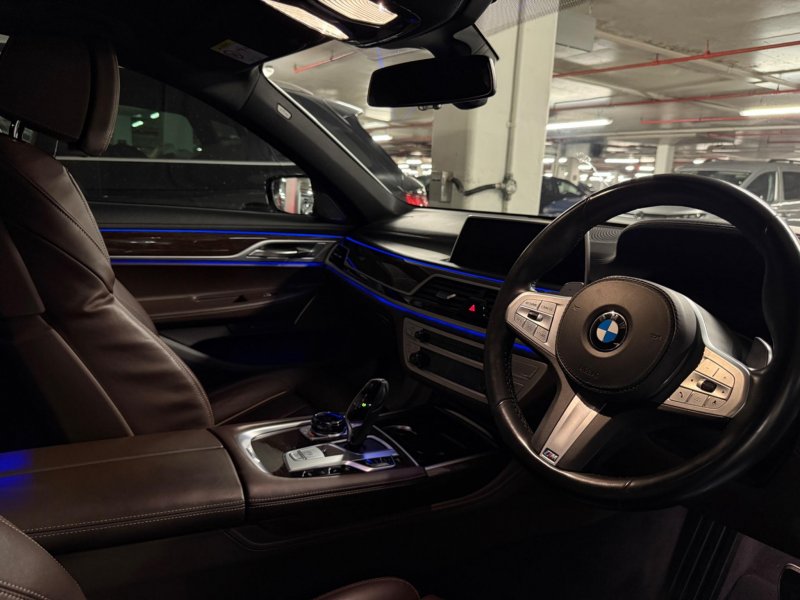 BMW 7 SERIES
