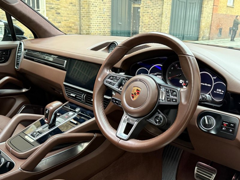 PORSCHE CAYENNE