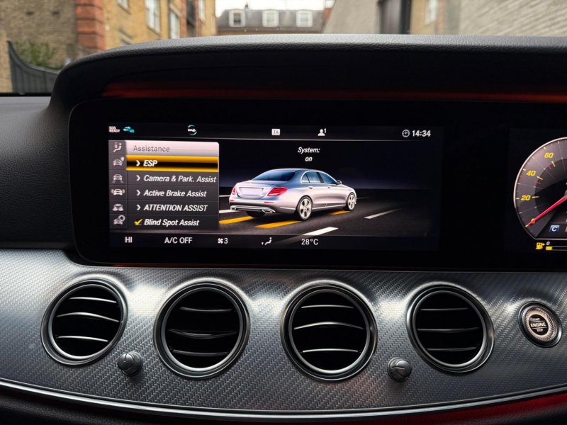 MERCEDES-BENZ E CLASS