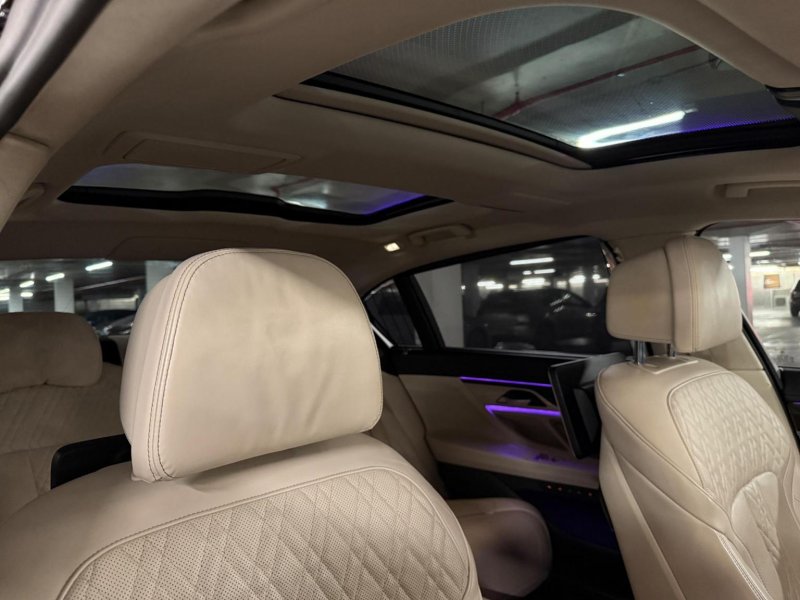 BMW 7 SERIES