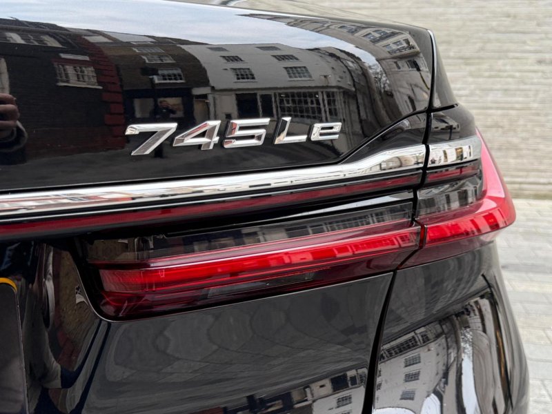 BMW 7 SERIES
