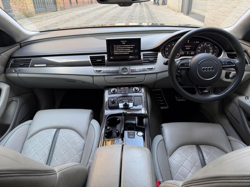 AUDI S8