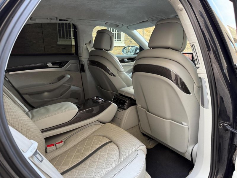 AUDI S8