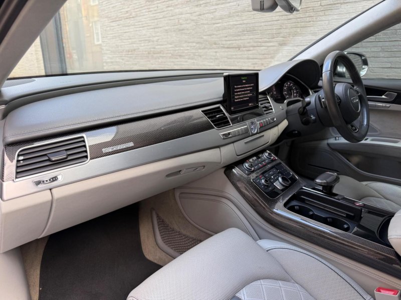 AUDI S8