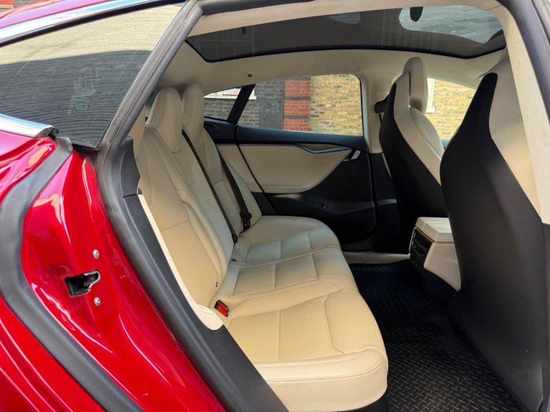 TESLA MODEL S