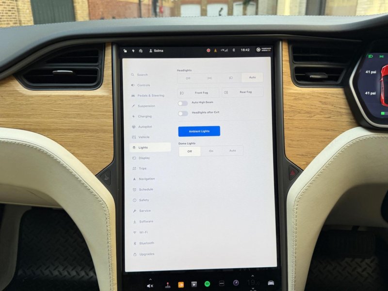 TESLA MODEL S