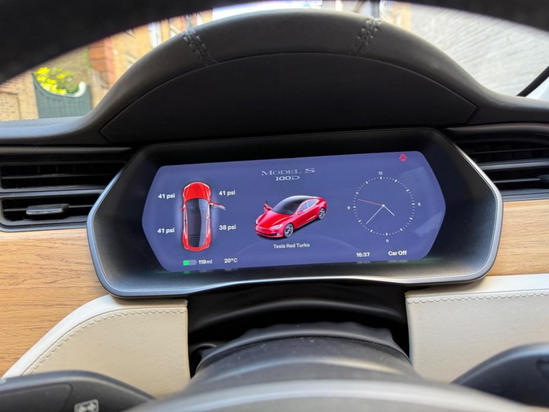 TESLA MODEL S